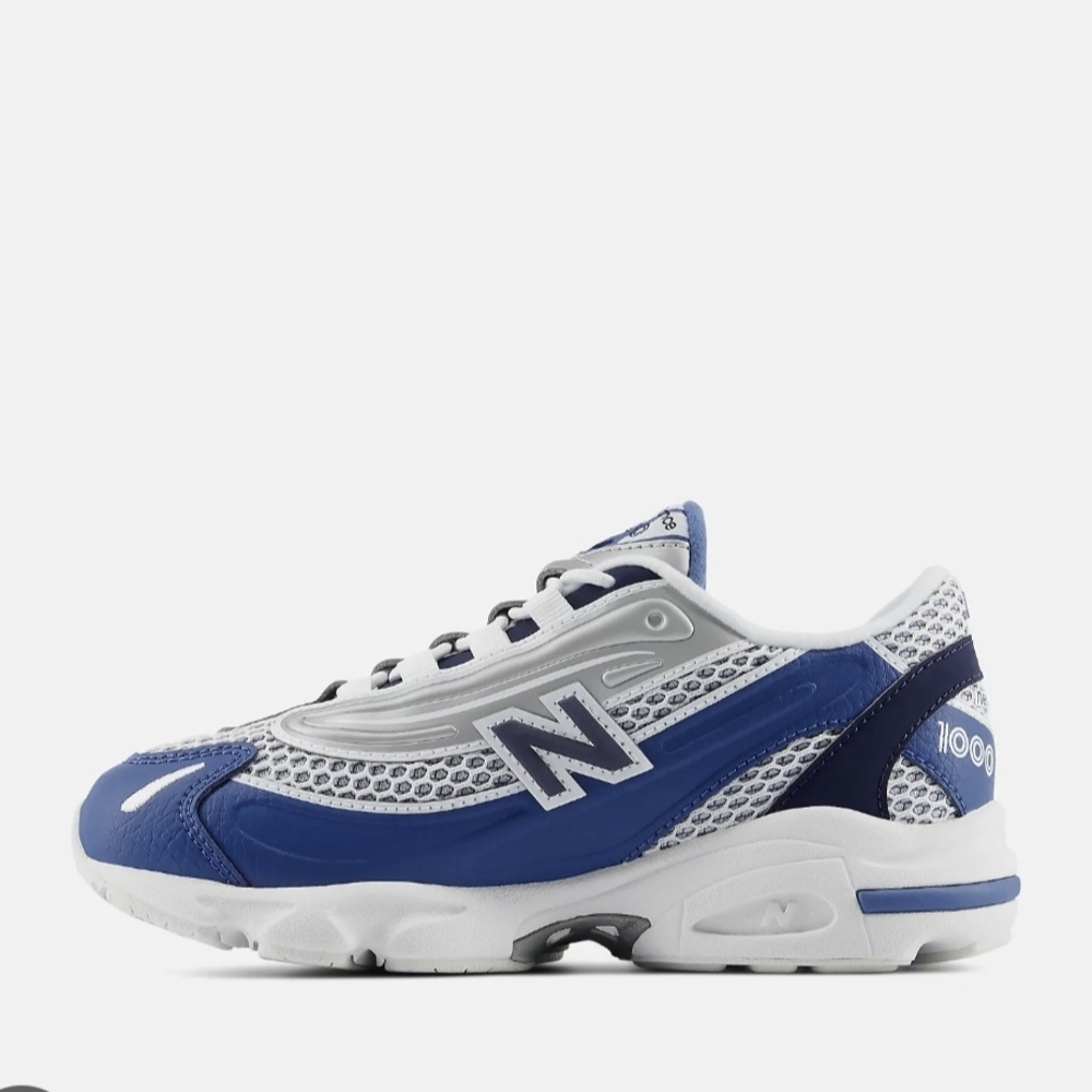 New Balance Kids Sneakers in Blue and White - Picture 4 of 16
